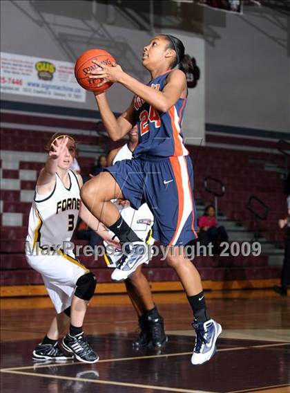 Thumbnail 3 in Forney vs McKinney North (Sherman Holiday Tournament) photogallery.