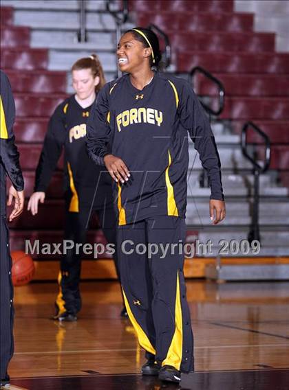 Thumbnail 2 in Forney vs McKinney North (Sherman Holiday Tournament) photogallery.