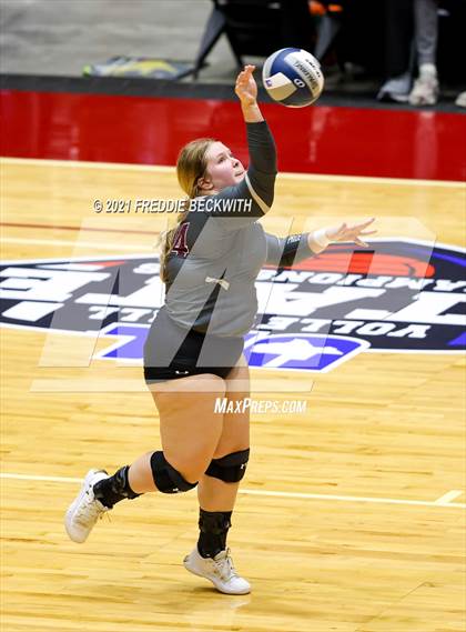 Thumbnail 3 in Fayetteville vs. Sulphur Bluff (UIL Volleyball 1A Semi-Finals) photogallery.