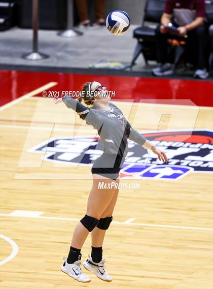 Thumbnail 3 in Fayetteville vs. Sulphur Bluff (UIL Volleyball 1A Semi-Finals) photogallery.