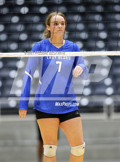 Thumbnail 3 in Fayetteville vs. Sulphur Bluff (UIL Volleyball 1A Semi-Finals) photogallery.