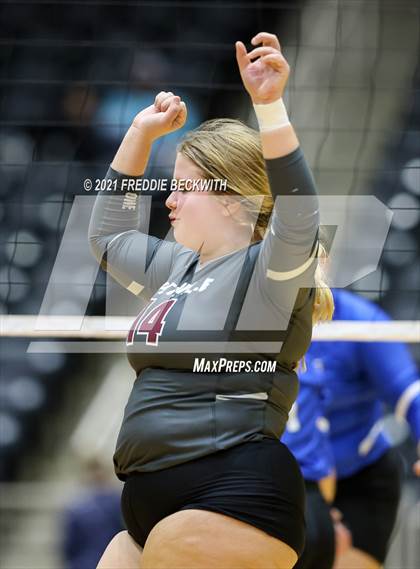 Thumbnail 1 in Fayetteville vs. Sulphur Bluff (UIL Volleyball 1A Semi-Finals) photogallery.