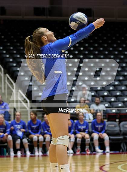 Thumbnail 3 in Fayetteville vs. Sulphur Bluff (UIL Volleyball 1A Semi-Finals) photogallery.