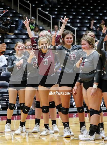 Thumbnail 3 in Fayetteville vs. Sulphur Bluff (UIL Volleyball 1A Semi-Finals) photogallery.