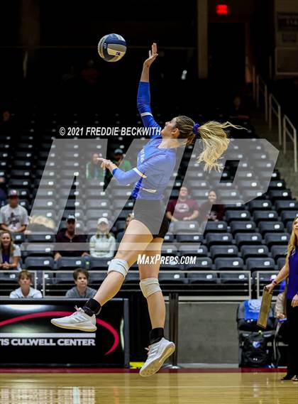 Thumbnail 3 in Fayetteville vs. Sulphur Bluff (UIL Volleyball 1A Semi-Finals) photogallery.