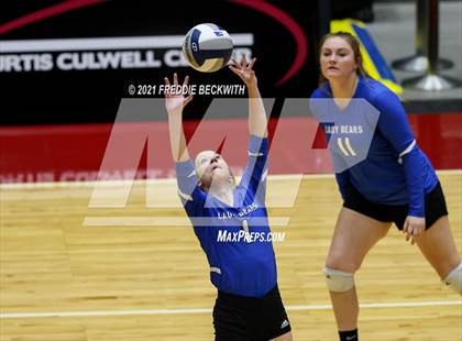 Thumbnail 1 in Fayetteville vs. Sulphur Bluff (UIL Volleyball 1A Semi-Finals) photogallery.