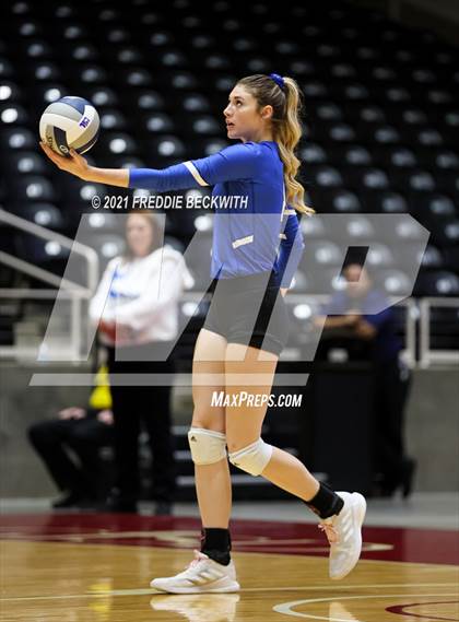 Thumbnail 3 in Fayetteville vs. Sulphur Bluff (UIL Volleyball 1A Semi-Finals) photogallery.