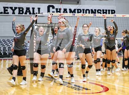 Thumbnail 3 in Fayetteville vs. Sulphur Bluff (UIL Volleyball 1A Semi-Finals) photogallery.