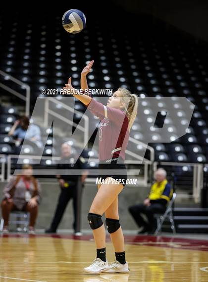 Thumbnail 3 in Fayetteville vs. Sulphur Bluff (UIL Volleyball 1A Semi-Finals) photogallery.