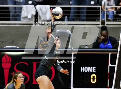 Thumbnail 3 in Fayetteville vs. Sulphur Bluff (UIL Volleyball 1A Semi-Finals) photogallery.