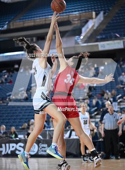 Thumbnail 2 in Arlington vs. Snohomish (WIAA 3A Round 2 State Playoff) photogallery.