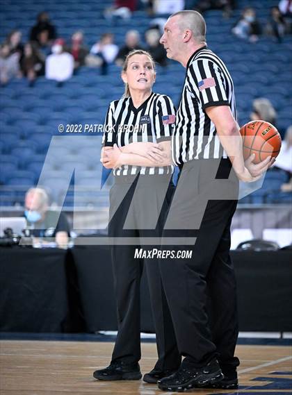 Thumbnail 1 in Arlington vs. Snohomish (WIAA 3A Round 2 State Playoff) photogallery.