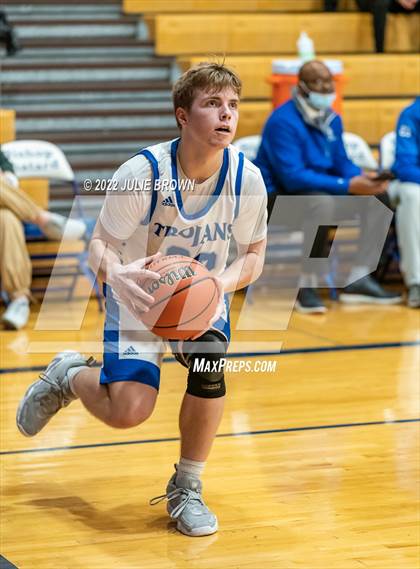 Thumbnail 2 in Indianapolis Crispus Attucks @ Indianapolis Bishop Chatard photogallery.