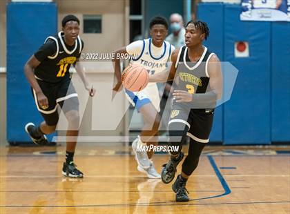 Thumbnail 3 in Indianapolis Crispus Attucks @ Indianapolis Bishop Chatard photogallery.
