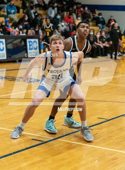 Thumbnail 3 in Indianapolis Crispus Attucks @ Indianapolis Bishop Chatard photogallery.