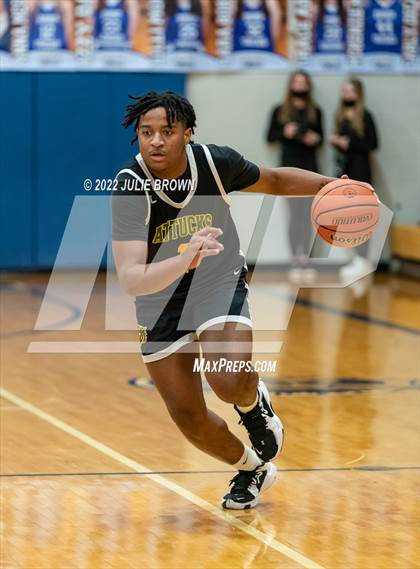 Thumbnail 2 in Indianapolis Crispus Attucks @ Indianapolis Bishop Chatard photogallery.