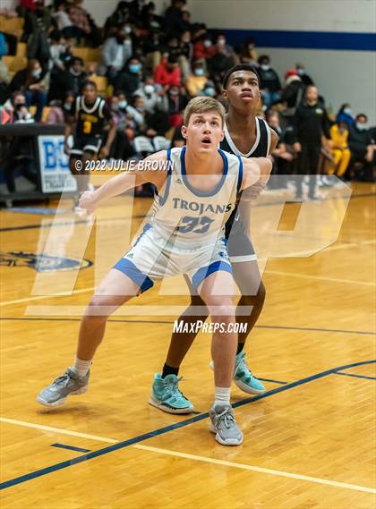 Thumbnail 2 in Indianapolis Crispus Attucks @ Indianapolis Bishop Chatard photogallery.