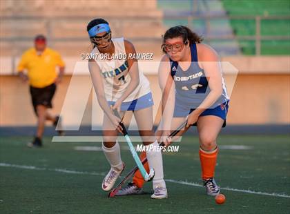 Thumbnail 3 in Clairemont @ Eastlake photogallery.