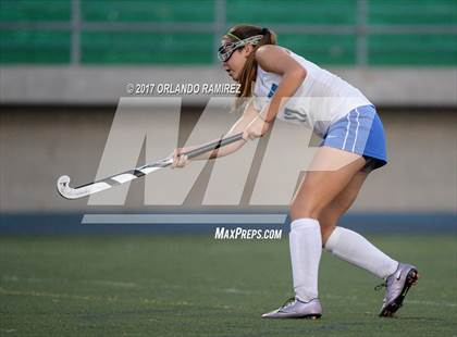 Thumbnail 3 in Clairemont @ Eastlake photogallery.