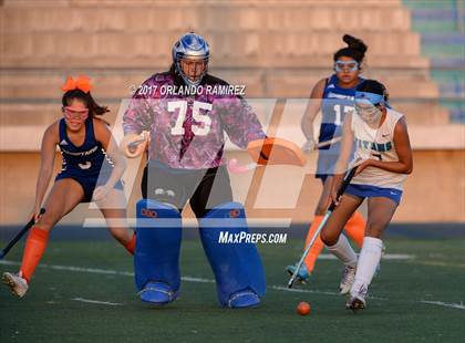 Thumbnail 2 in Clairemont @ Eastlake photogallery.