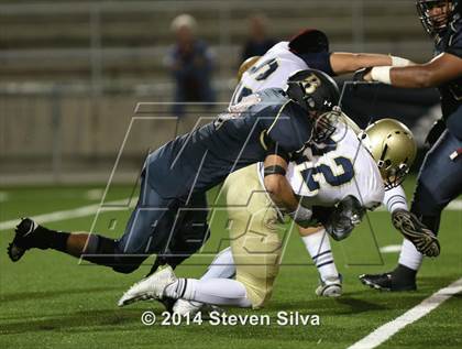 Thumbnail 3 in Bishop's vs. Mater Dei Catholic (CIF SDS D4 Final) photogallery.