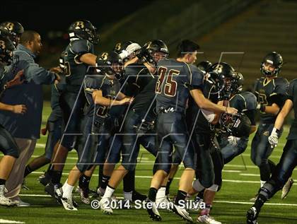 Thumbnail 3 in Bishop's vs. Mater Dei Catholic (CIF SDS D4 Final) photogallery.