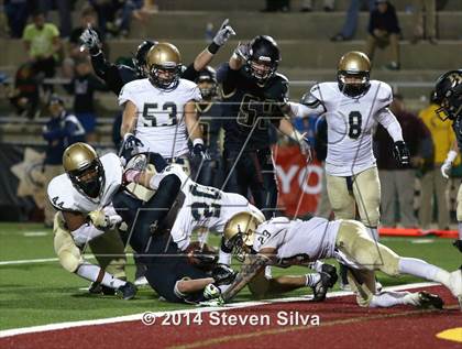 Thumbnail 3 in Bishop's vs. Mater Dei Catholic (CIF SDS D4 Final) photogallery.