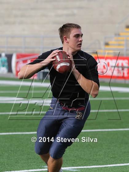 Thumbnail 2 in Bishop's vs. Mater Dei Catholic (CIF SDS D4 Final) photogallery.