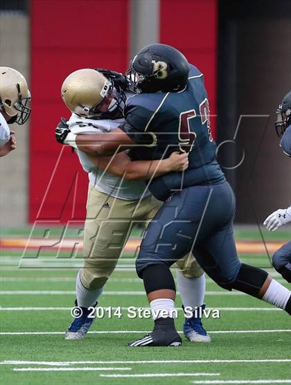 Thumbnail 1 in Bishop's vs. Mater Dei Catholic (CIF SDS D4 Final) photogallery.