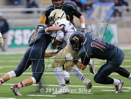 Thumbnail 2 in Bishop's vs. Mater Dei Catholic (CIF SDS D4 Final) photogallery.