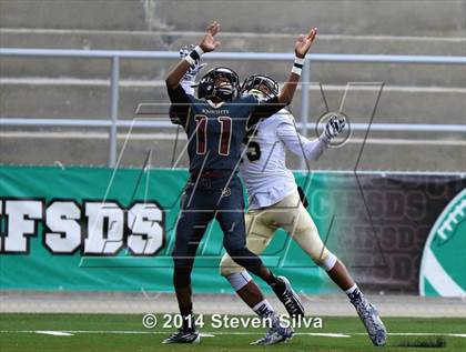 Thumbnail 3 in Bishop's vs. Mater Dei Catholic (CIF SDS D4 Final) photogallery.