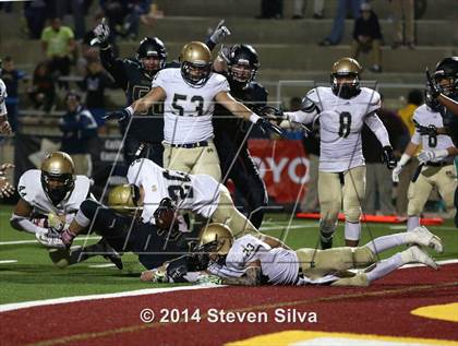 Thumbnail 1 in Bishop's vs. Mater Dei Catholic (CIF SDS D4 Final) photogallery.