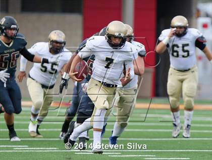 Thumbnail 3 in Bishop's vs. Mater Dei Catholic (CIF SDS D4 Final) photogallery.
