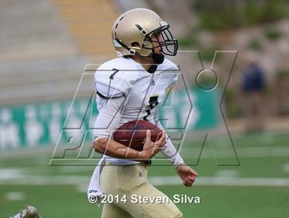 Thumbnail 2 in Bishop's vs. Mater Dei Catholic (CIF SDS D4 Final) photogallery.