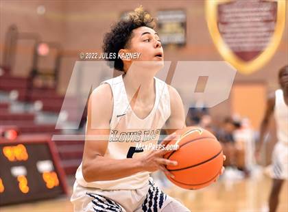 Thumbnail 2 in Clovis East vs De La Salle North Catholic (Tarkanian Classic) photogallery.
