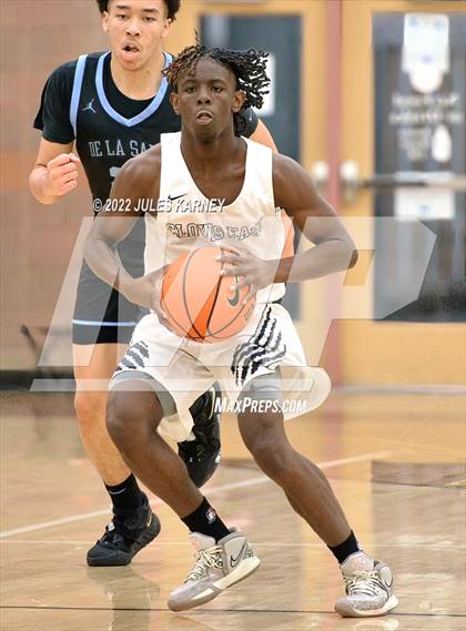 Thumbnail 3 in Clovis East vs De La Salle North Catholic (Tarkanian Classic) photogallery.
