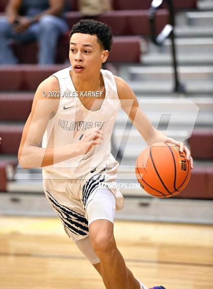 Thumbnail 3 in Clovis East vs De La Salle North Catholic (Tarkanian Classic) photogallery.