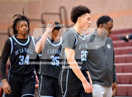 Thumbnail 2 in Clovis East vs De La Salle North Catholic (Tarkanian Classic) photogallery.