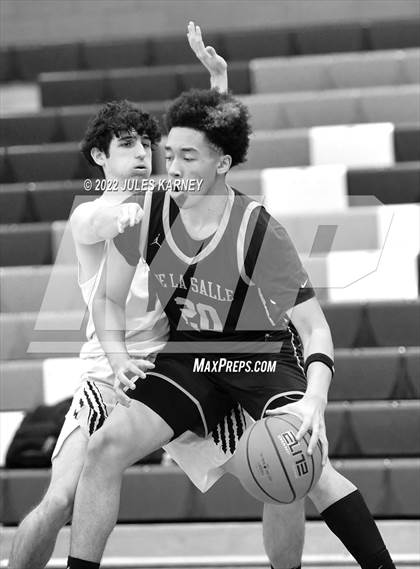 Thumbnail 2 in Clovis East vs De La Salle North Catholic (Tarkanian Classic) photogallery.