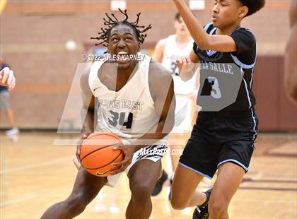 Thumbnail 2 in Clovis East vs De La Salle North Catholic (Tarkanian Classic) photogallery.