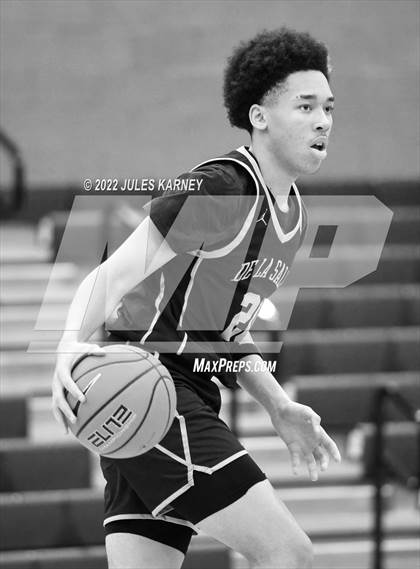 Thumbnail 3 in Clovis East vs De La Salle North Catholic (Tarkanian Classic) photogallery.