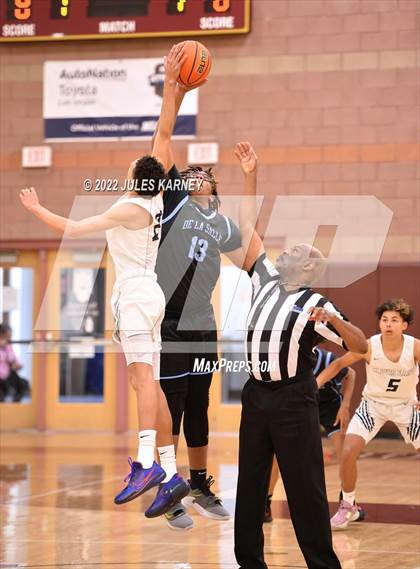Thumbnail 3 in Clovis East vs De La Salle North Catholic (Tarkanian Classic) photogallery.