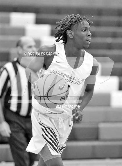 Thumbnail 3 in Clovis East vs De La Salle North Catholic (Tarkanian Classic) photogallery.