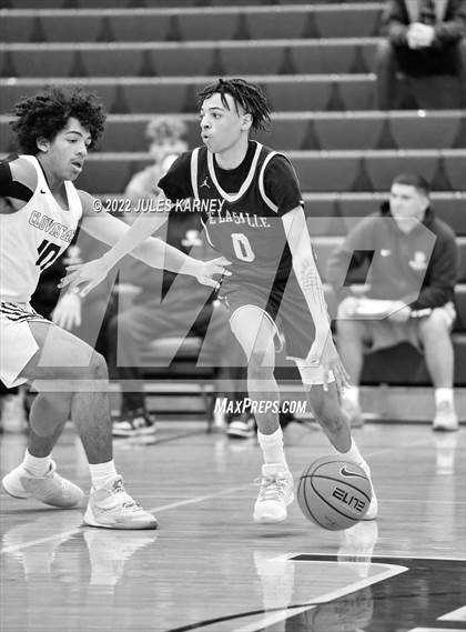 Thumbnail 2 in Clovis East vs De La Salle North Catholic (Tarkanian Classic) photogallery.