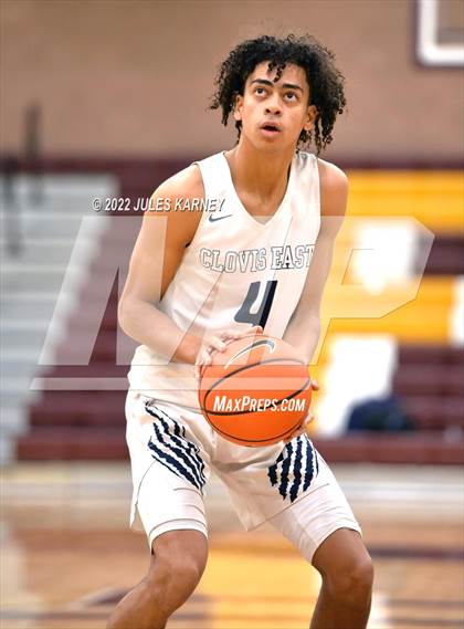 Thumbnail 3 in Clovis East vs De La Salle North Catholic (Tarkanian Classic) photogallery.