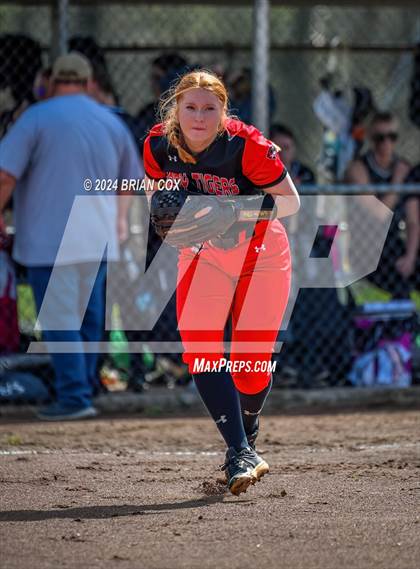 Thumbnail 3 in Green Forest vs Jasper (Big Cat Classic) photogallery.