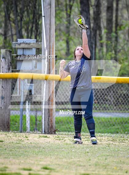 Thumbnail 2 in Green Forest vs Jasper (Big Cat Classic) photogallery.