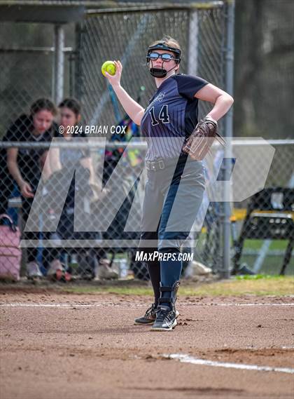 Thumbnail 1 in Green Forest vs Jasper (Big Cat Classic) photogallery.