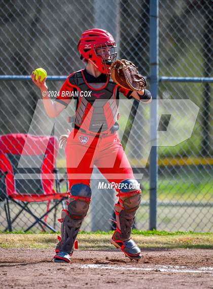 Thumbnail 1 in Green Forest vs Jasper (Big Cat Classic) photogallery.