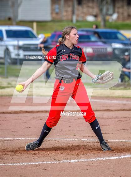 Thumbnail 2 in Green Forest vs Jasper (Big Cat Classic) photogallery.